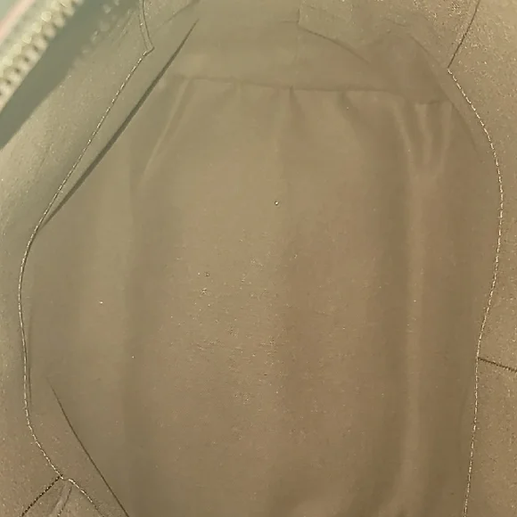 Louis Vuitton Classic Monogram Tote with Tan Accents - Picture 6 of 15